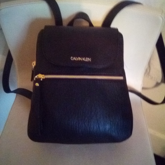 Small Backpack - Picture 4 of 8